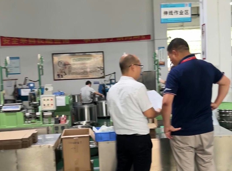 深入焊锡丝生产线